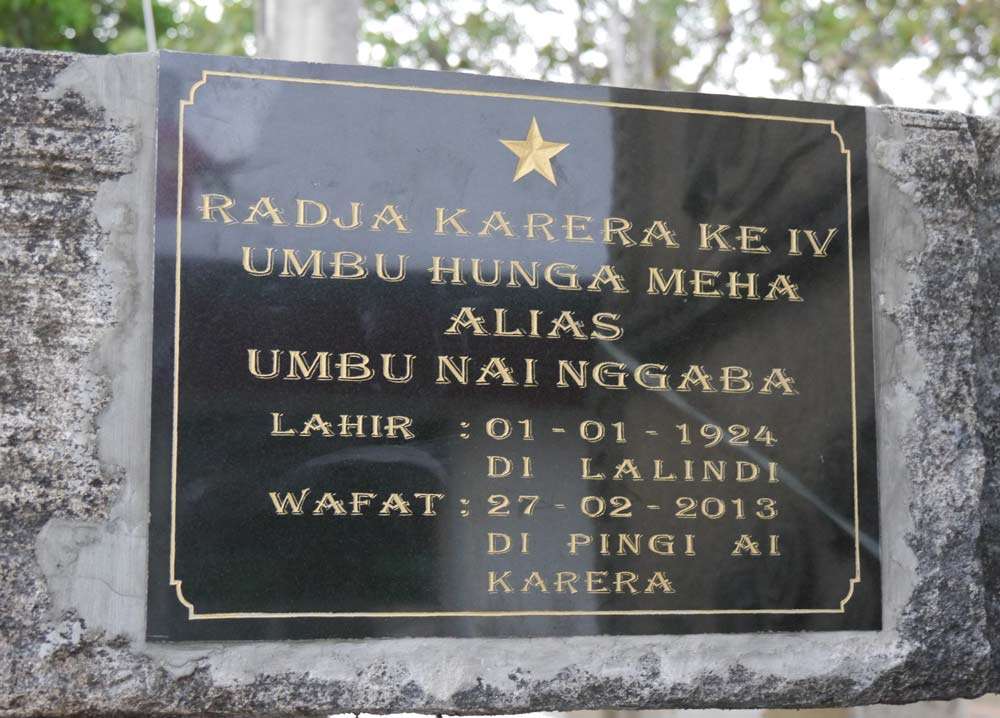 Plaque on the side of the late King’s sarcophagus, with his nominal date of birth and the actual date of his death