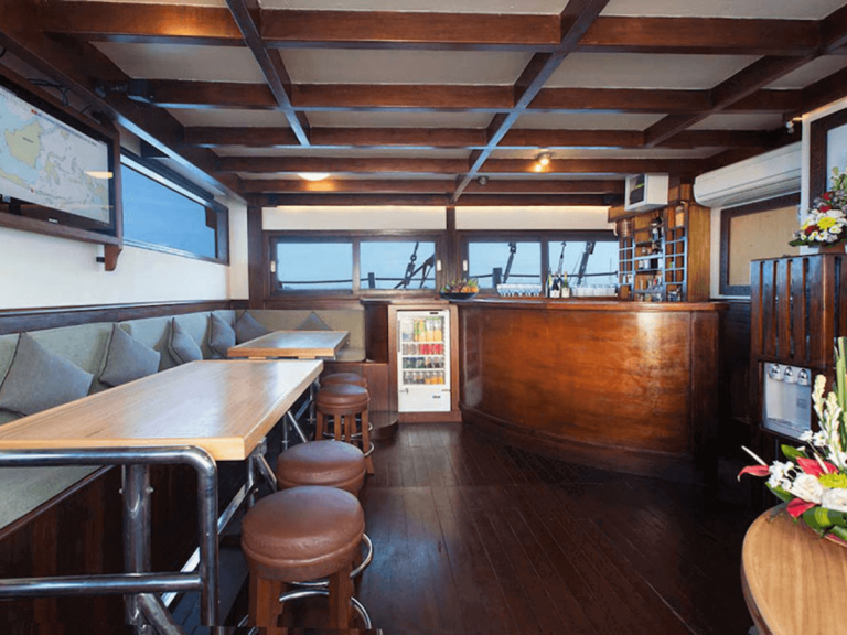 Our Ship - Katharina Lounge 3