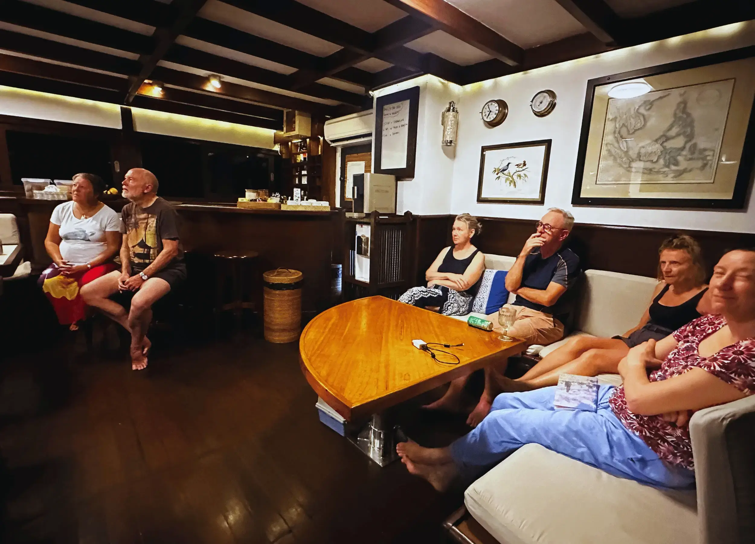 Night presentation about underwater creatures by our Tour Leader.